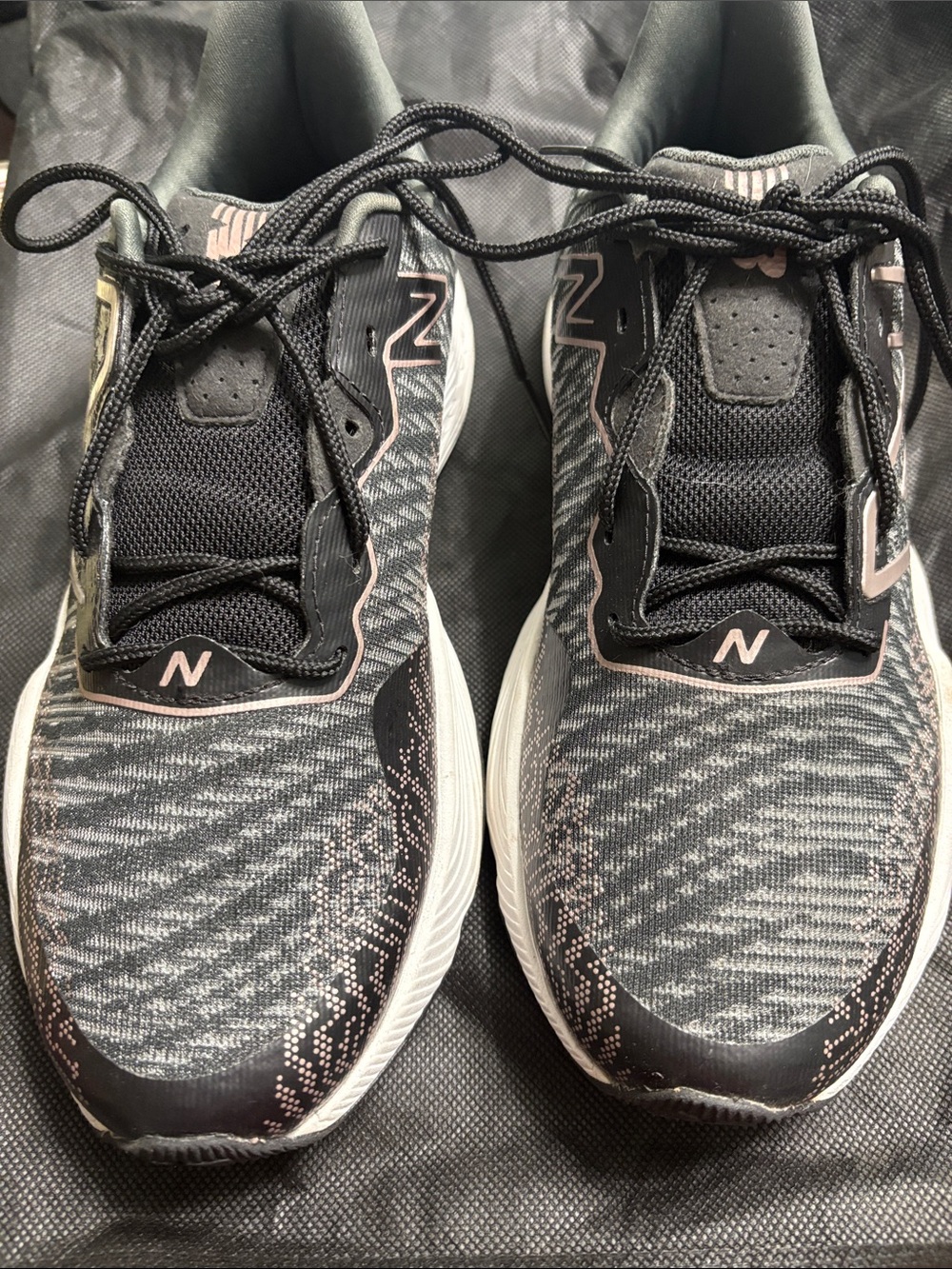 NWOT New Balance Black and Pink FuelCell Running Shoes - Picture 3 of 7